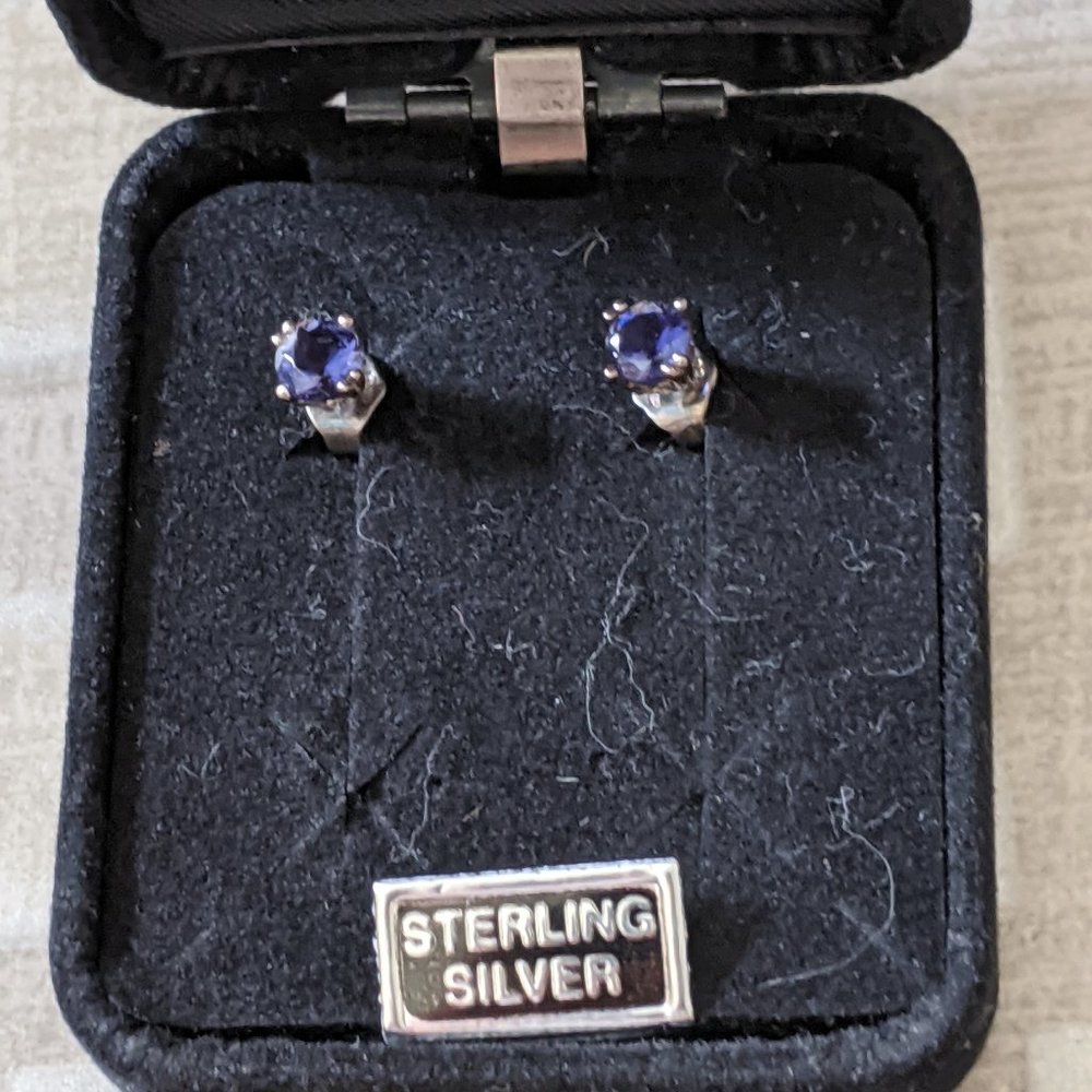 Purple Solitaire Sterling Silver Stud Earring